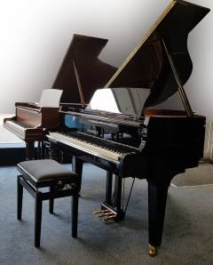 Kawai GL-10 grand Piano in black – Inventory thumbnail – Roberts Pianos Oxford