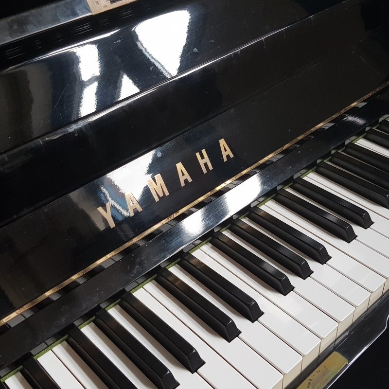 Yamaha U1H