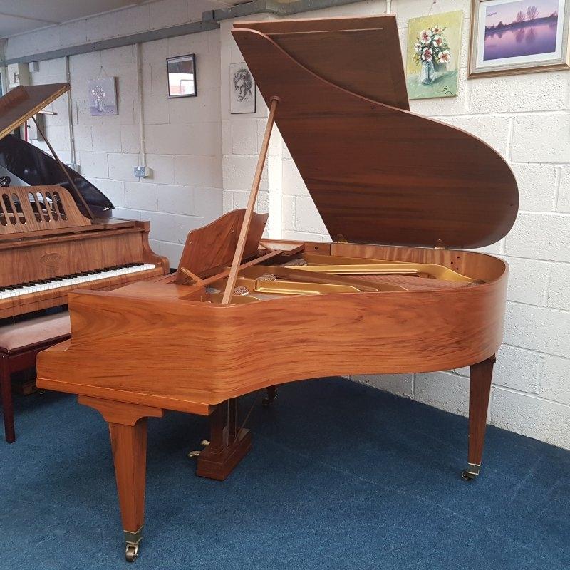 Bluthner IV grand Piano in walnut – Gallery image – Roberts Pianos Oxford