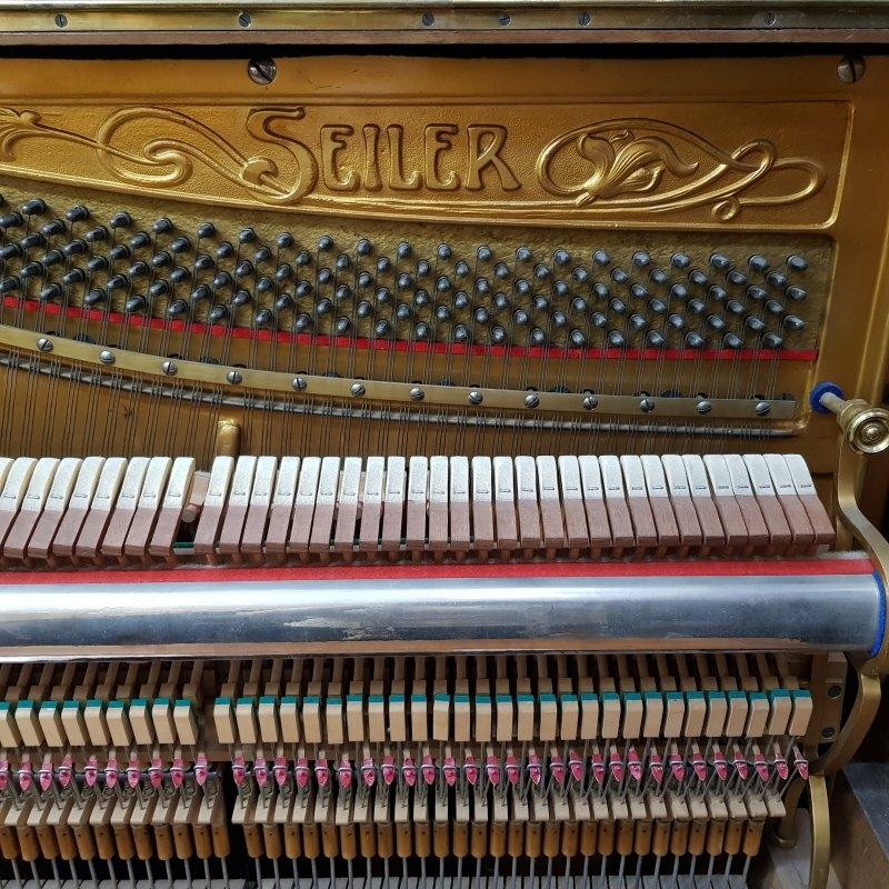 Seiler upright Piano in walnut & rosewood – Gallery image – Roberts Pianos Oxford