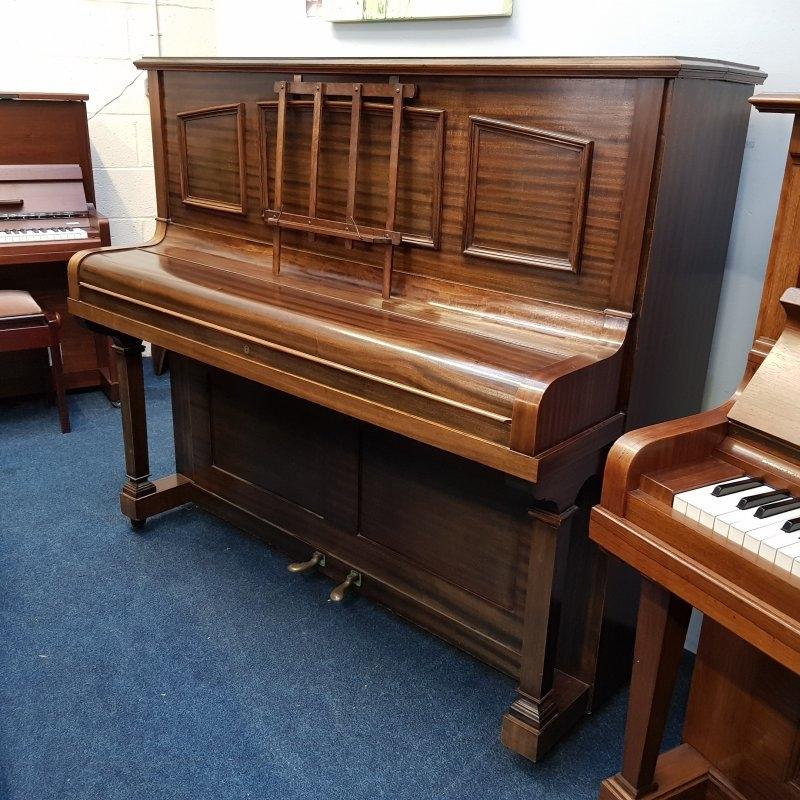 Steinway Vertegrand upright Piano in mahogany – Gallery image – Roberts Pianos Oxford