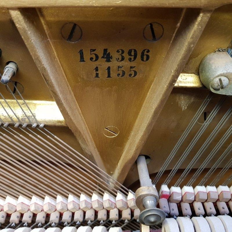 Steinway Vertegrand upright Piano in mahogany – Gallery image – Roberts Pianos Oxford