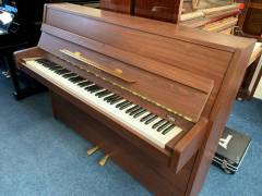 Yamaha E108 upright Piano in crown cut mahogany – Inventory thumbnail – Roberts Pianos Oxford
