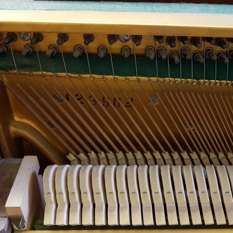 Kemble upright Piano in crown cut walnut – Gallery image – Roberts Pianos Oxford
