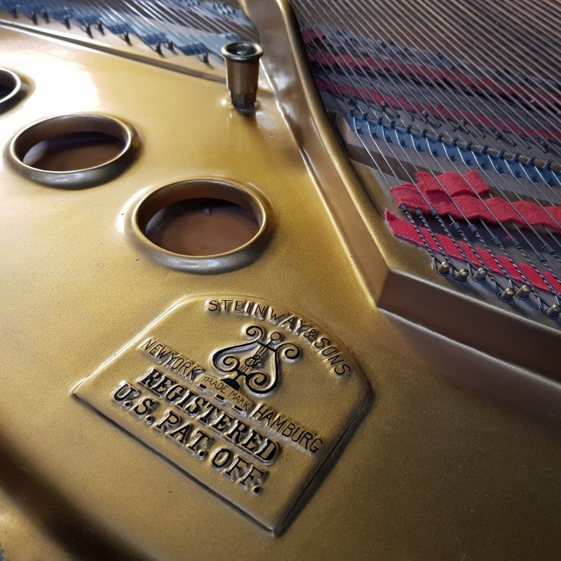 Steinway M