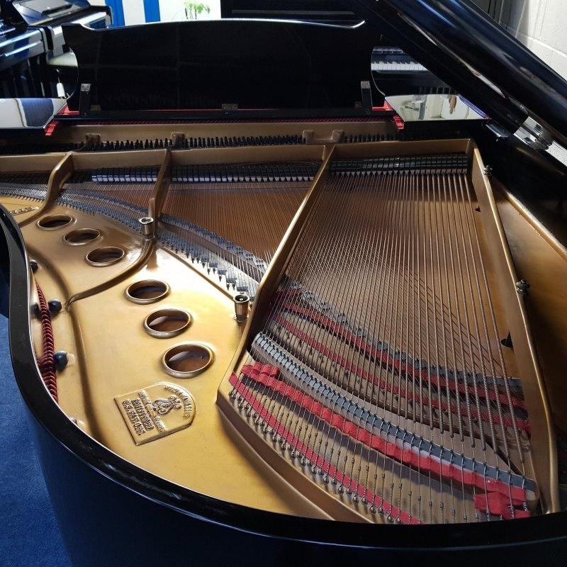 Steinway M grand Piano in Black – Gallery image – Roberts Pianos Oxford