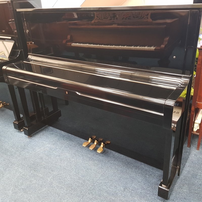Yamaha U1G