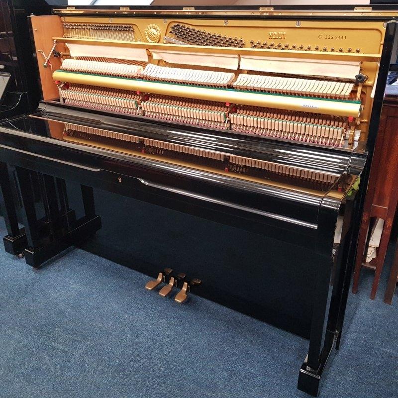 Yamaha U1G upright Piano in Bright black – Gallery image – Roberts Pianos Oxford