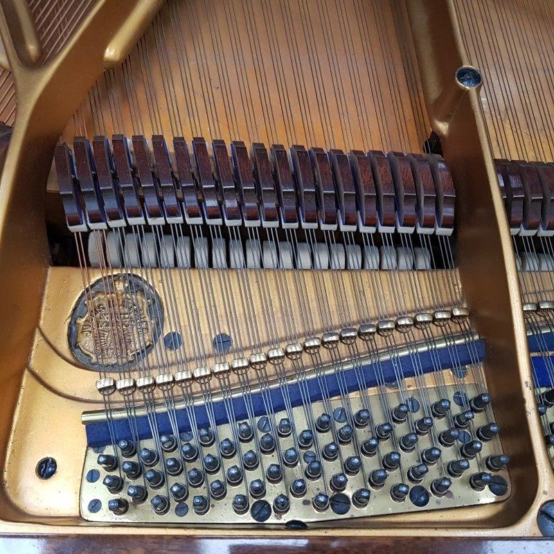 Bluthner Style lV grand Piano in fiddleback mahogany – Gallery image – Roberts Pianos Oxford