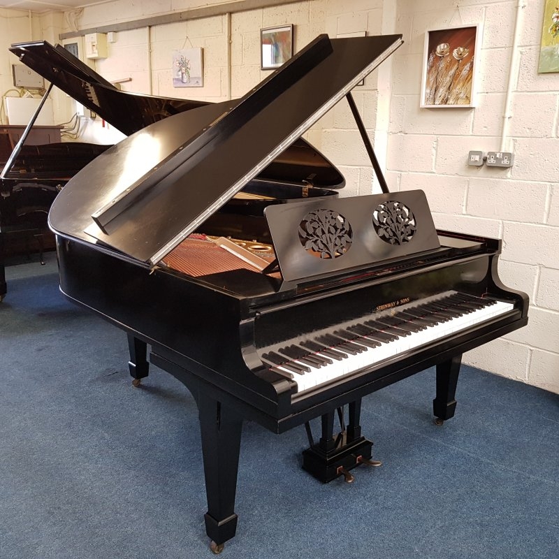 Steinway O
