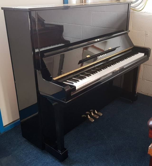 Yamaha U3H upright Piano in Black polyester – Inventory thumbnail – Roberts Pianos Oxford
