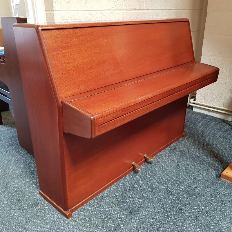 Welmar A4 upright Piano in mahogany – Gallery image – Roberts Pianos Oxford