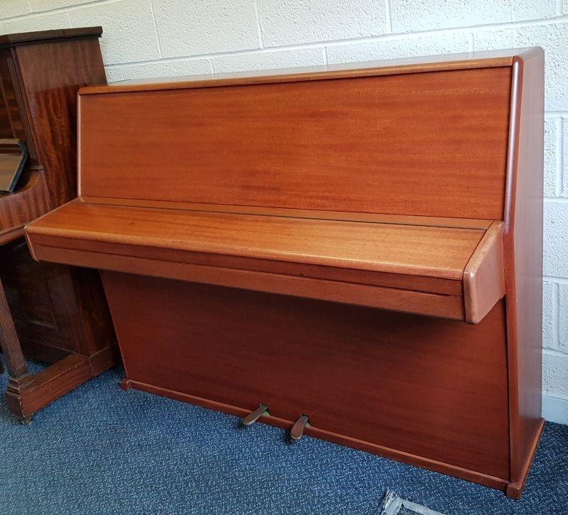 Welmar A4 upright Piano in light mahogany – Gallery image – Roberts Pianos Oxford
