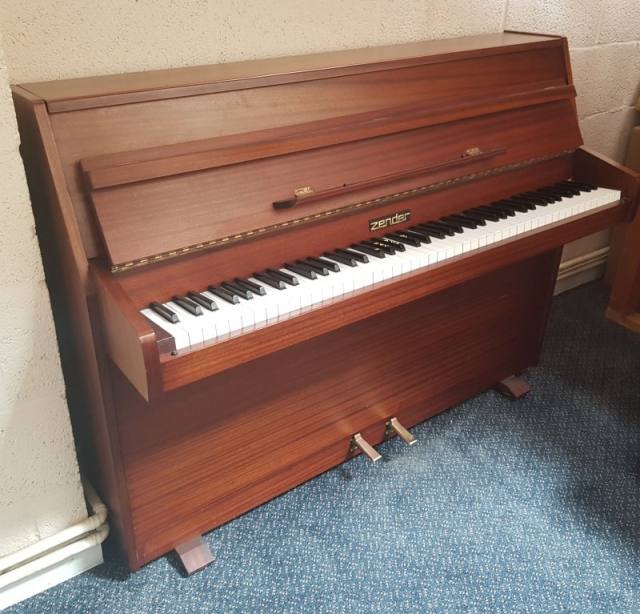 Zender upright Piano in mahogany – Inventory thumbnail – Roberts Pianos Oxford