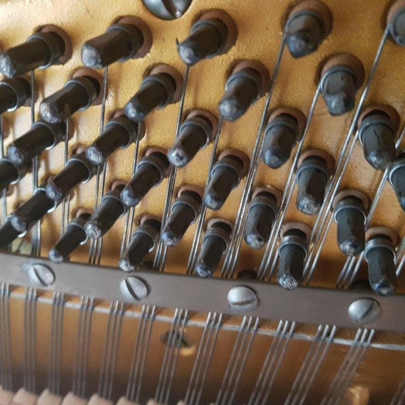 Zender upright Piano in mahogany – Gallery image – Roberts Pianos Oxford