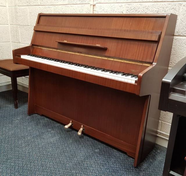 Kemble Compact upright Piano in medium mahogany – Inventory thumbnail – Roberts Pianos Oxford