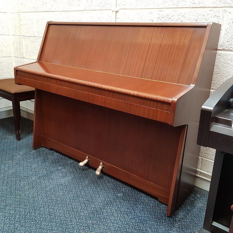 Kemble Compact upright Piano in medium mahogany – Gallery image – Roberts Pianos Oxford
