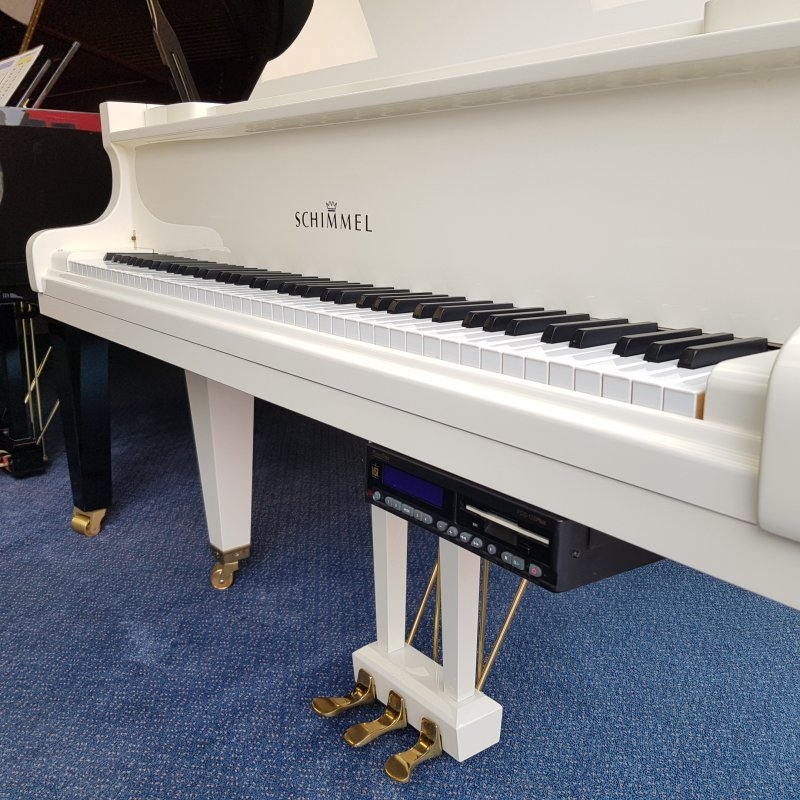 Schimmel with PianoDisk