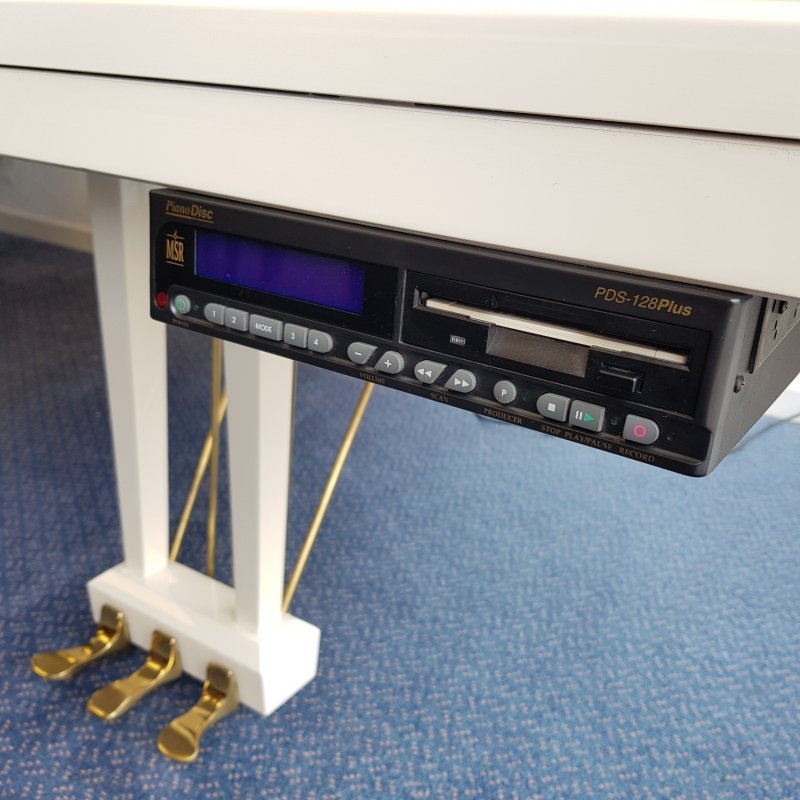 Schimmel with PianoDisk