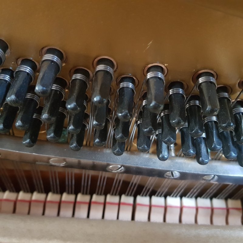 Yamaha U1H