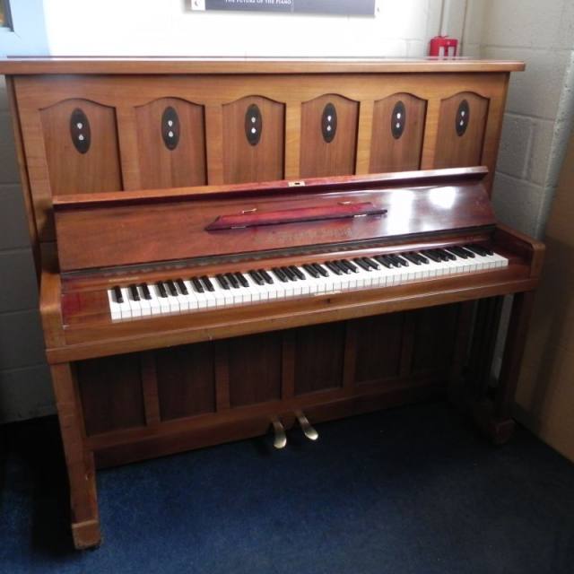 Francke A.H. 132 upright Piano in mahogany with inlay – Inventory thumbnail – Roberts Pianos Oxford