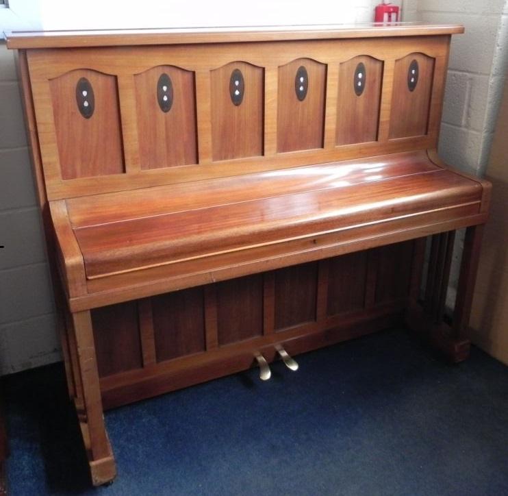 Francke A.H. 132 upright Piano in mahogany with inlay – Gallery image – Roberts Pianos Oxford