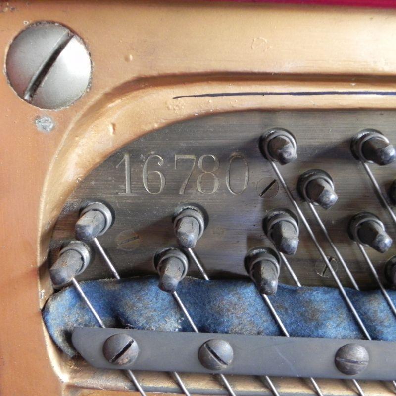 Francke A.H. 132 upright Piano in mahogany with inlay – Gallery image – Roberts Pianos Oxford
