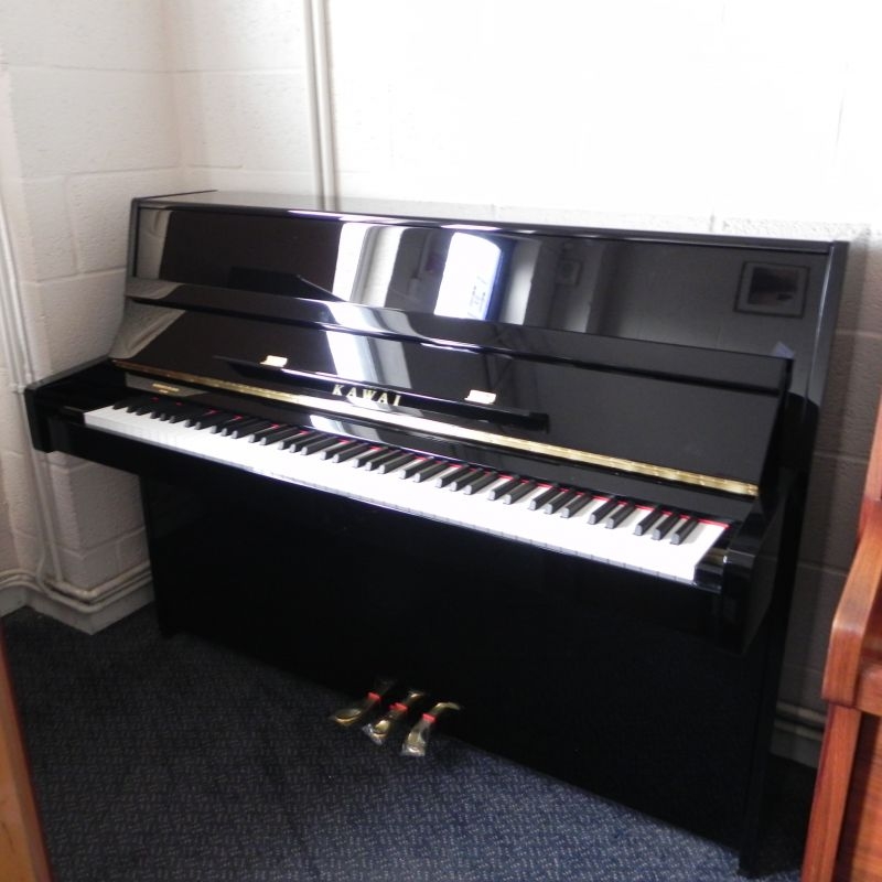 Kawai K-15E upright Piano in black polyester – Gallery image – Roberts Pianos Oxford
