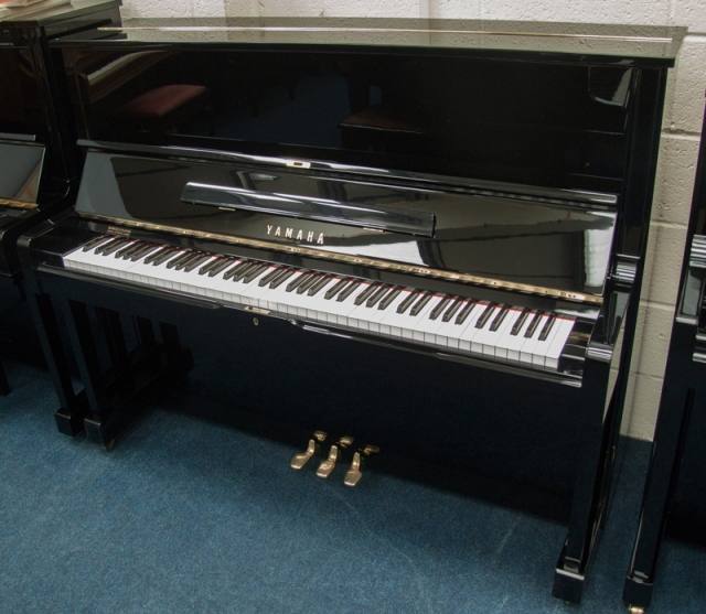 Yamaha U1G upright Piano in Bright black – Inventory thumbnail – Roberts Pianos Oxford