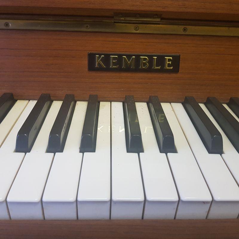 Kemble Compact upright Piano in medium mahogany – Gallery image – Roberts Pianos Oxford