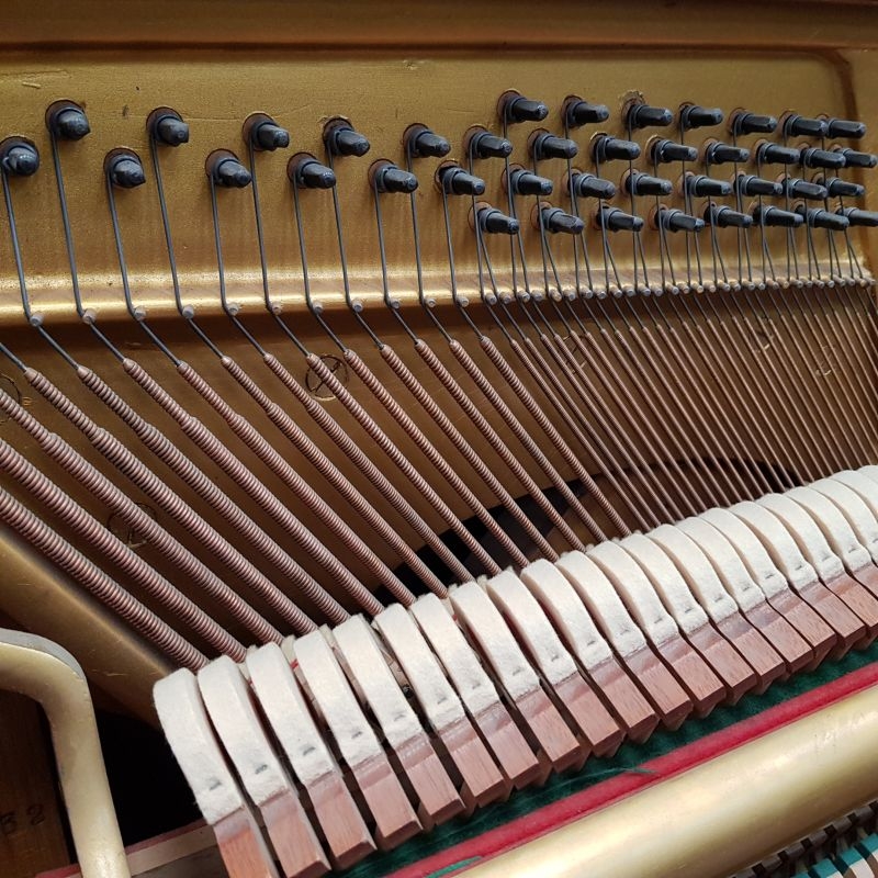 Gors & Kallmann 118 upright Piano in mahogany – Gallery image – Roberts Pianos Oxford
