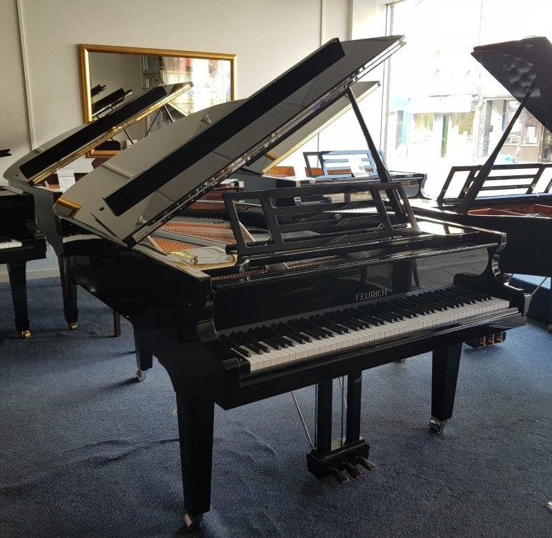 Feurich F179 Dynamic II grand Piano in black – Gallery image – Roberts Pianos Oxford