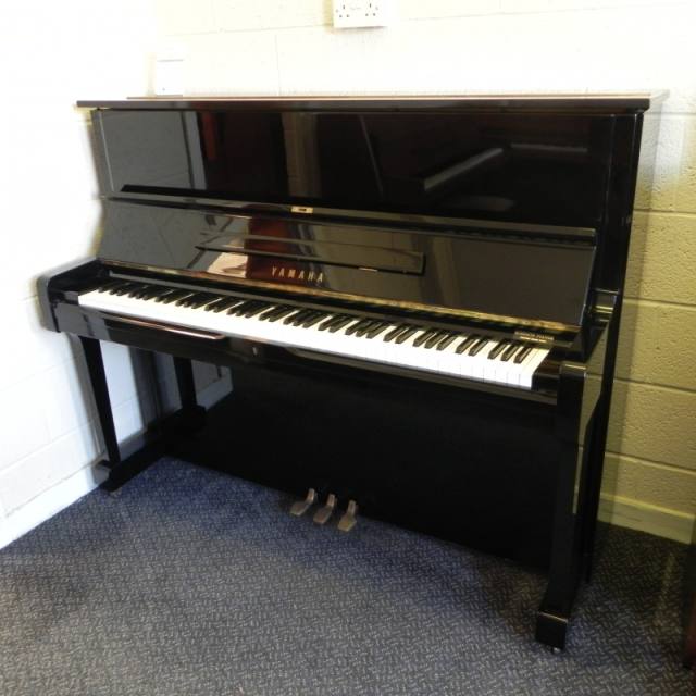 Yamaha U1G upright Piano in Black – Inventory thumbnail – Roberts Pianos Oxford