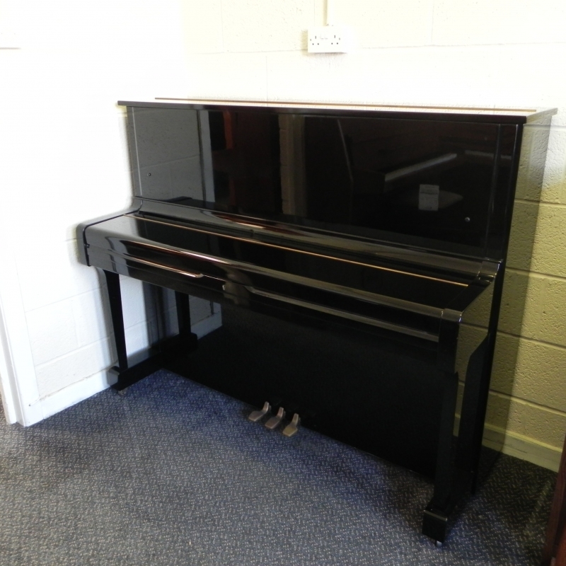 Yamaha U1G