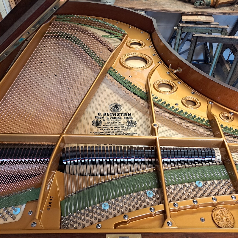 Bechstein model V