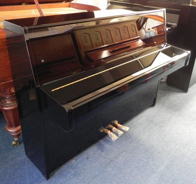 Kawai K-15E upright Piano in ebony polish – Gallery image – Roberts Pianos Oxford