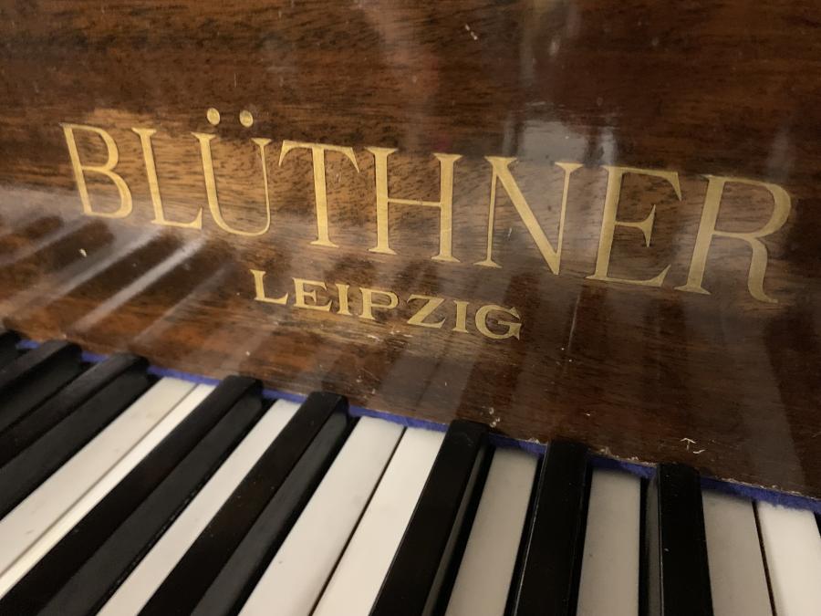 Bluthner style IVa grand Piano in mahogany – Gallery image – Roberts Pianos Oxford