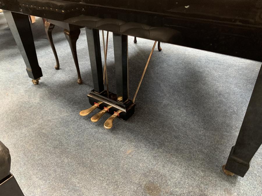 Kawai GS-30 grand Piano in black – Gallery image – Roberts Pianos Oxford