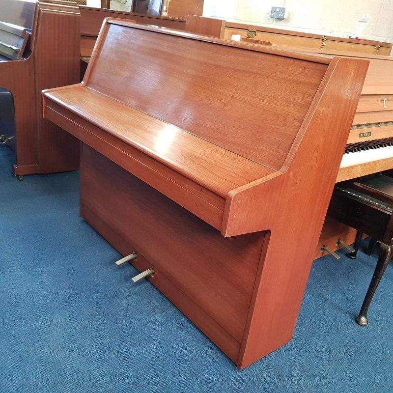 Kemble Compact upright Piano in Mahogany – Gallery image – Roberts Pianos Oxford
