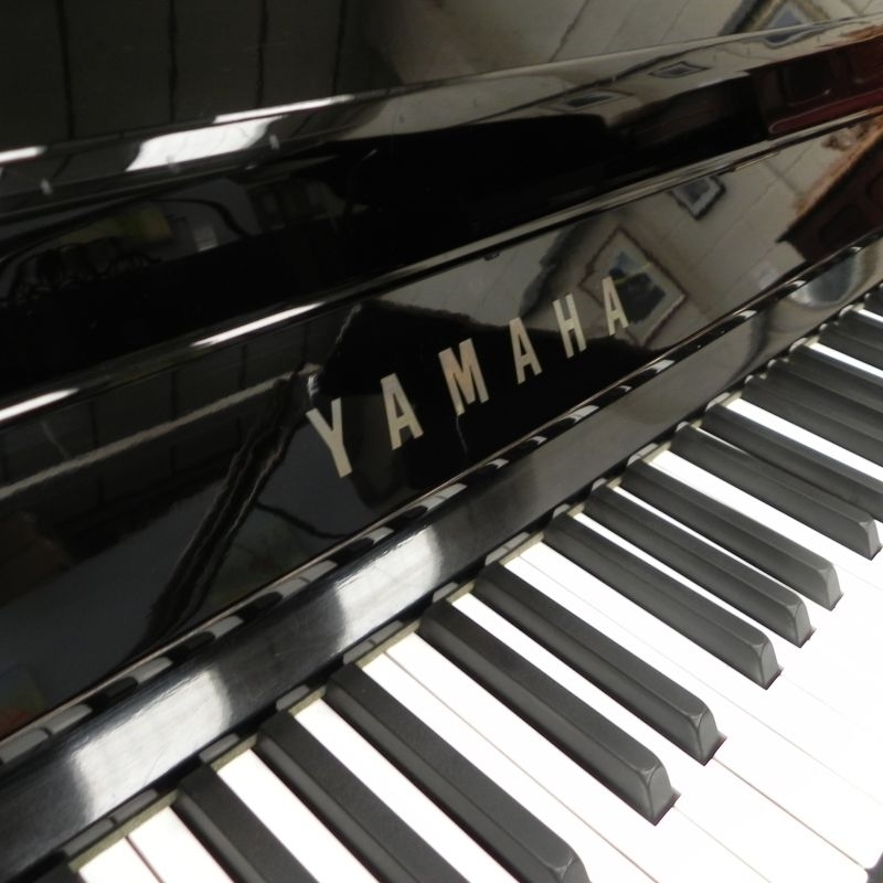 Yamaha U1H