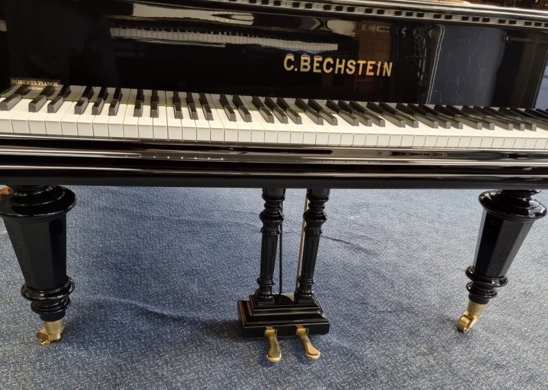Bechstein model V
