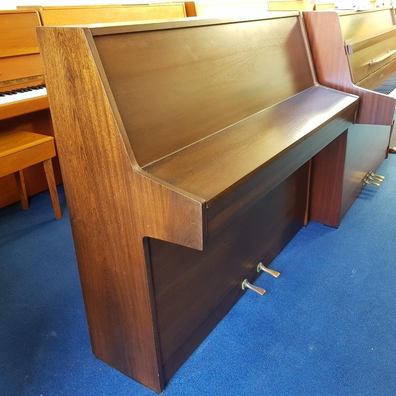 Kemble upright Piano in mahogany – Gallery image – Roberts Pianos Oxford