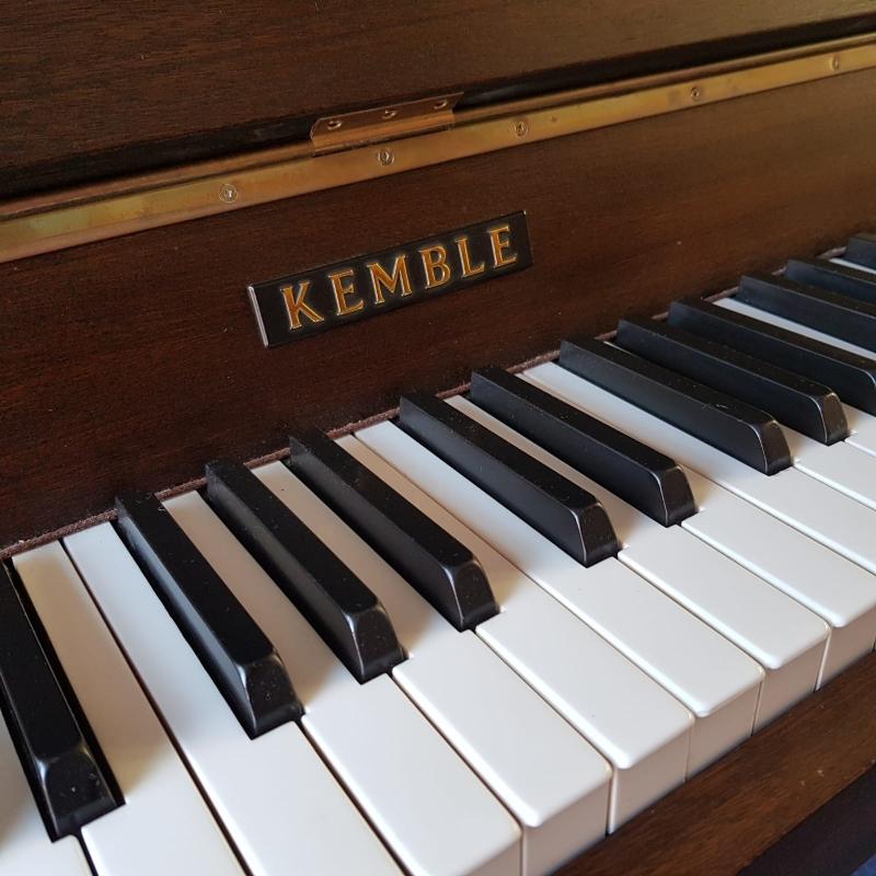 Kemble upright Piano in mahogany – Gallery image – Roberts Pianos Oxford