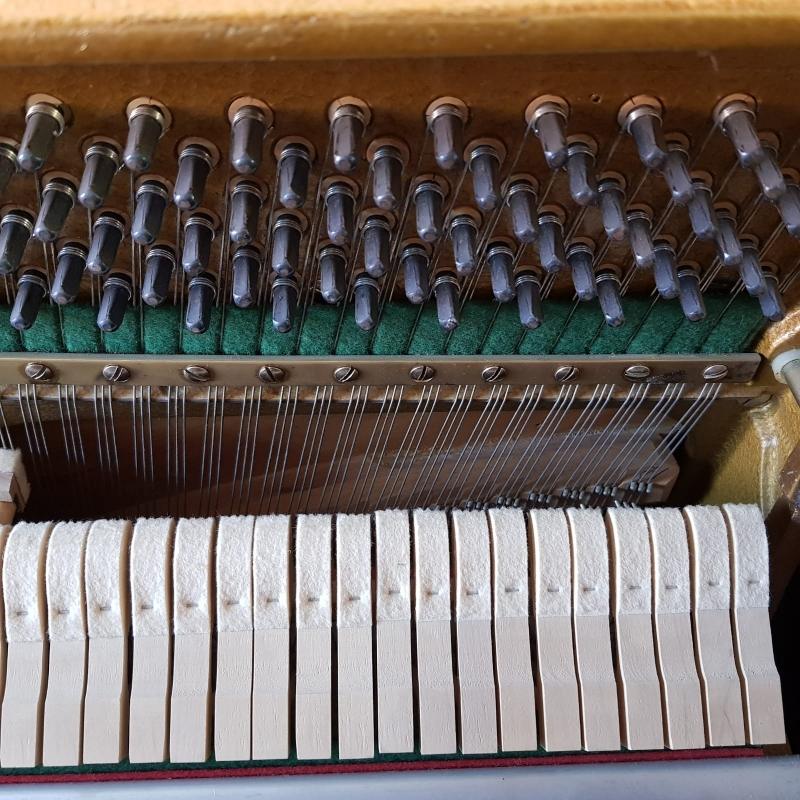 Kemble upright Piano in mahogany – Gallery image – Roberts Pianos Oxford