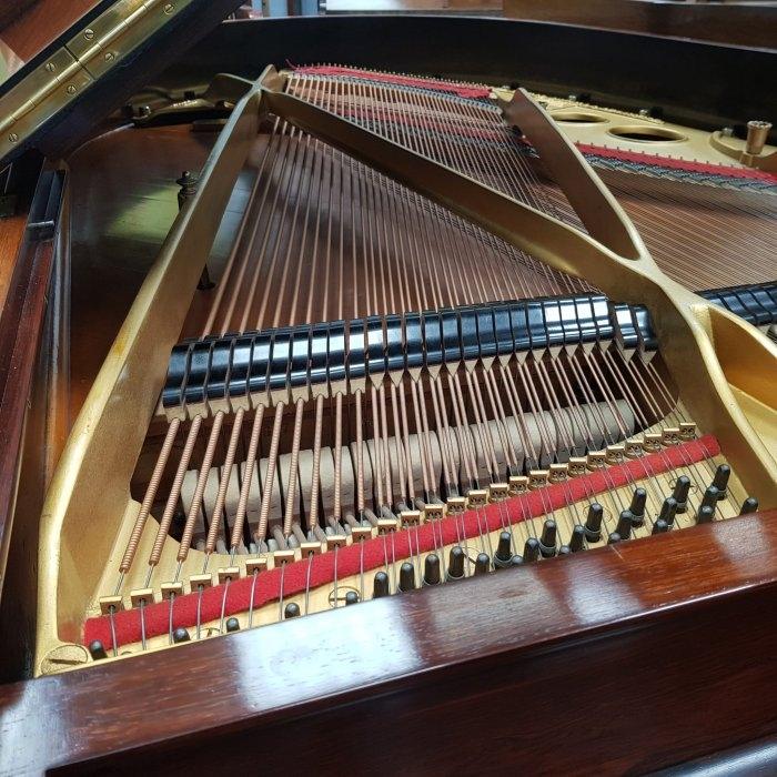 Steinway Model O grand Piano in rosewood – Gallery image – Roberts Pianos Oxford
