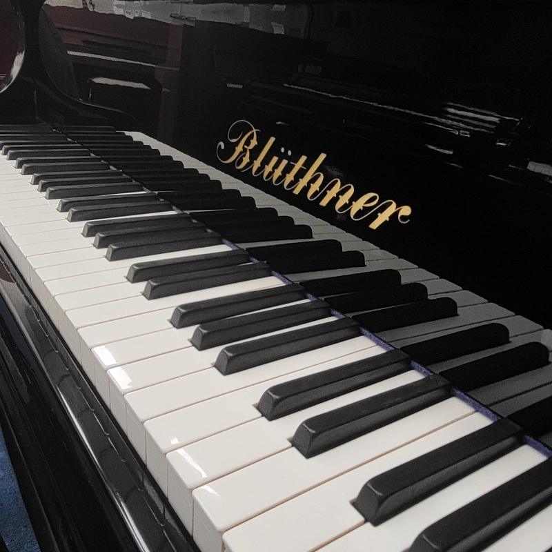 Bluthner VII grand Piano in bright black – Gallery image – Roberts Pianos Oxford