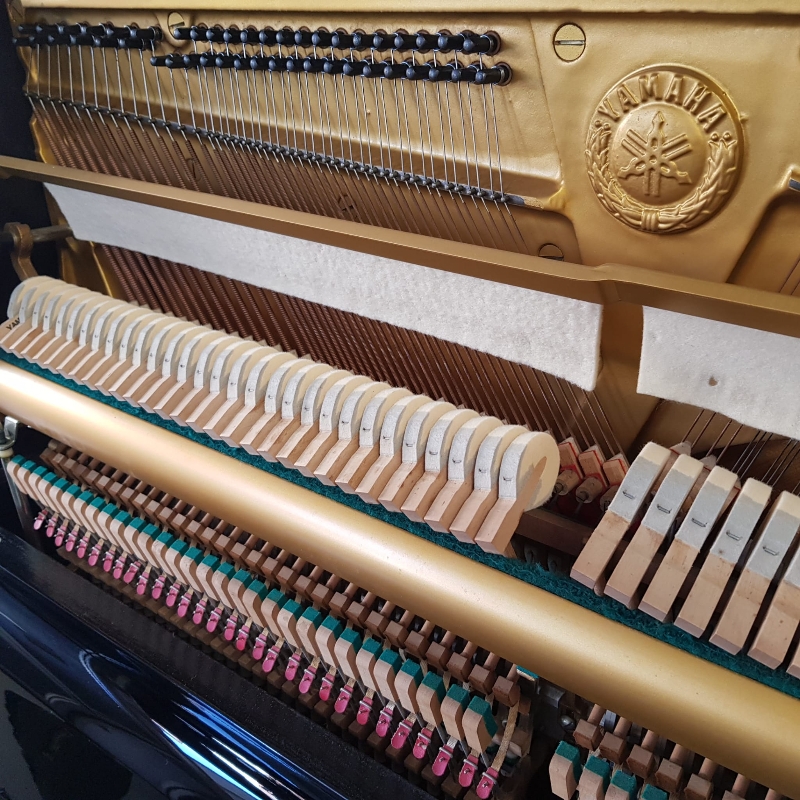Yamaha U1H