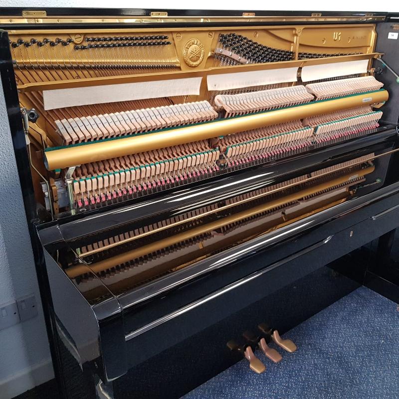Yamaha U1H upright Piano in Black – Gallery image – Roberts Pianos Oxford