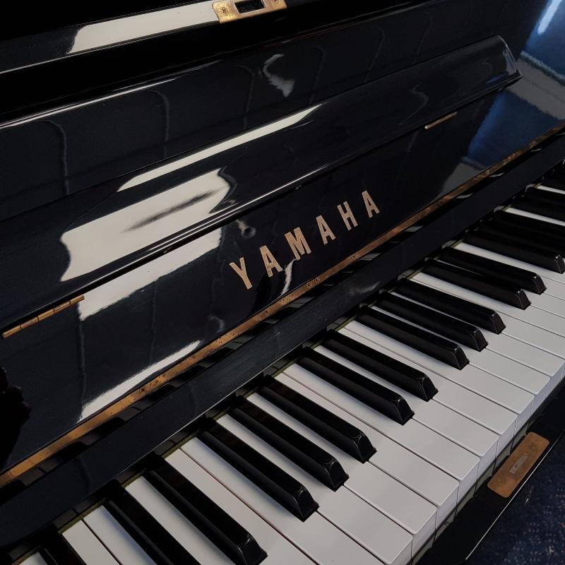 Yamaha U1H upright Piano in Black – Gallery image – Roberts Pianos Oxford