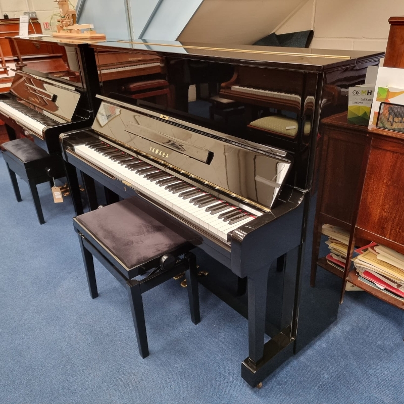 Yamaha U1H